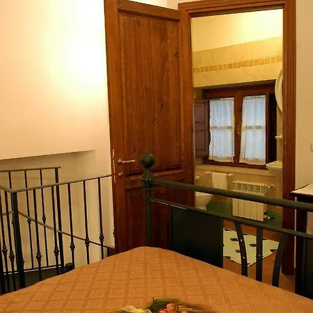 Poderone Vecchio Séjour à la ferme Sorano (Grosseto)