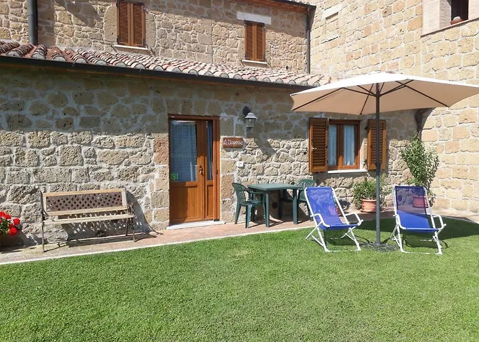 Poderone Vecchio * Sorano (Grosseto)